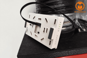 Magnetischer Abstandshalter für Hoval TopTronic E zur sauberen Positionierung von Komponenten
